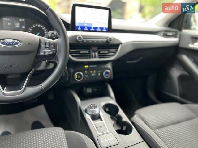 Черный Форд Фокус, объемом двигателя 1.5 л и пробегом 189 тыс. км за 14750 $, фото 15 на Automoto.ua