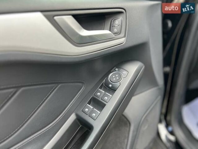 Чорний Форд Фокус, об'ємом двигуна 1.5 л та пробігом 189 тис. км за 14750 $, фото 17 на Automoto.ua