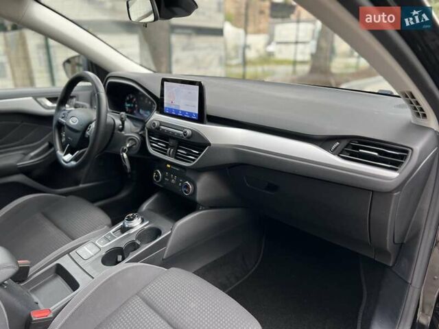 Черный Форд Фокус, объемом двигателя 1.5 л и пробегом 189 тыс. км за 14750 $, фото 10 на Automoto.ua