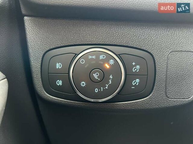 Чорний Форд Фокус, об'ємом двигуна 1.5 л та пробігом 189 тис. км за 14750 $, фото 20 на Automoto.ua