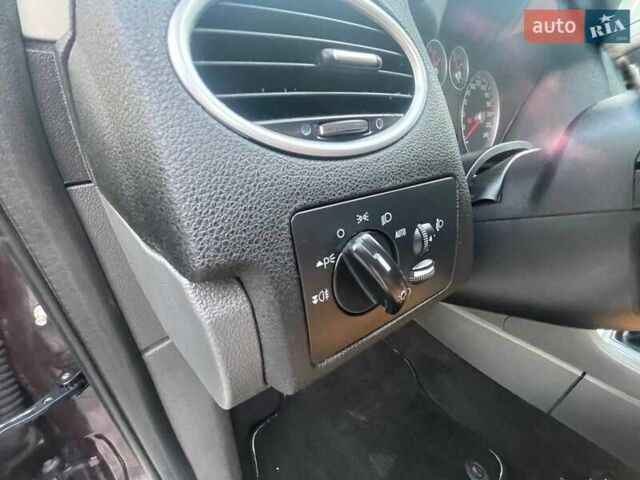Фиолетовый Форд Фокус, объемом двигателя 2 л и пробегом 122 тыс. км за 6299 $, фото 17 на Automoto.ua