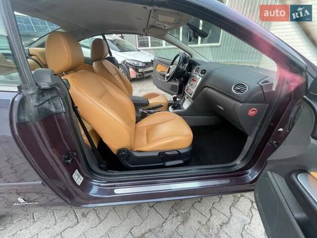 Фиолетовый Форд Фокус, объемом двигателя 2 л и пробегом 122 тыс. км за 6299 $, фото 12 на Automoto.ua