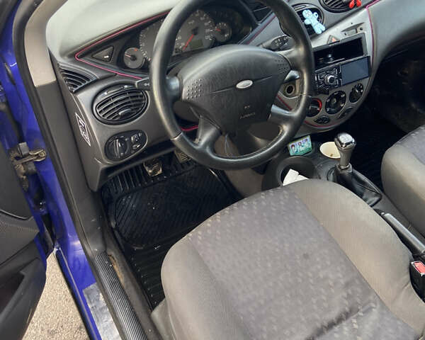 Фіолетовий Форд Фокус, об'ємом двигуна 1.6 л та пробігом 340 тис. км за 1850 $, фото 4 на Automoto.ua