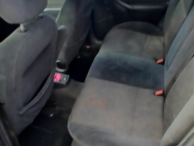 Фиолетовый Форд Фокус, объемом двигателя 0 л и пробегом 400 тыс. км за 1650 $, фото 3 на Automoto.ua