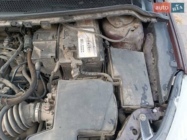 Фиолетовый Форд Фокус, объемом двигателя 1.6 л и пробегом 280 тыс. км за 5400 $, фото 24 на Automoto.ua