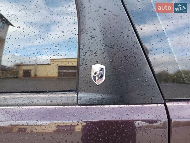 Фиолетовый Форд Фокус, объемом двигателя 1.6 л и пробегом 280 тыс. км за 5400 $, фото 1 на Automoto.ua