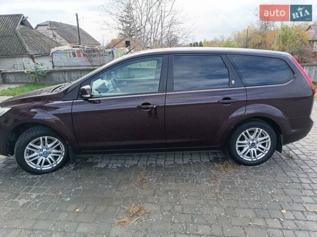 Фиолетовый Форд Фокус, объемом двигателя 1.6 л и пробегом 280 тыс. км за 5400 $, фото 5 на Automoto.ua