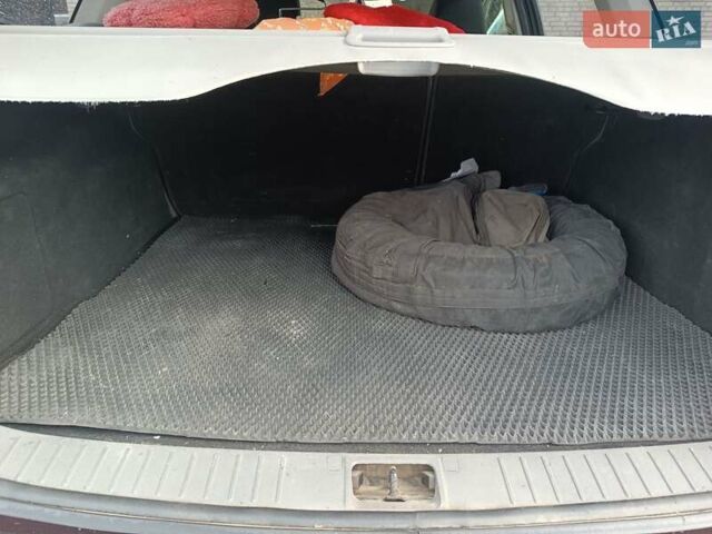 Фиолетовый Форд Фокус, объемом двигателя 1.6 л и пробегом 280 тыс. км за 5400 $, фото 17 на Automoto.ua