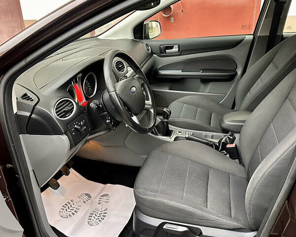 Коричневый Форд Фокус, объемом двигателя 1.6 л и пробегом 229 тыс. км за 6100 $, фото 31 на Automoto.ua