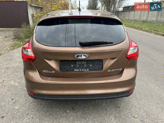 Форд Фокус 2013 в Одессе на Automoto.ua Коричневый Форд Фокус, объемом двигателя 0 л и пробегом 103 тыс. км за 7200 $, фото 4 на Automoto.ua