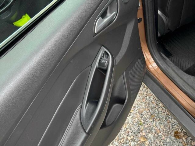 Коричневий Форд Фокус, об'ємом двигуна 0 л та пробігом 105 тис. км за 6500 $, фото 7 на Automoto.ua