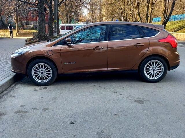 Коричневый Форд Фокус, объемом двигателя 0 л и пробегом 116 тыс. км за 8800 $, фото 1 на Automoto.ua