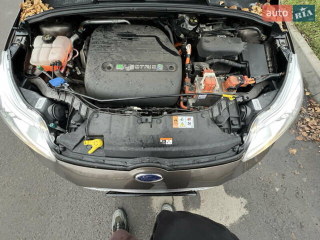 Коричневий Форд Фокус, об'ємом двигуна 0 л та пробігом 113 тис. км за 8499 $, фото 15 на Automoto.ua