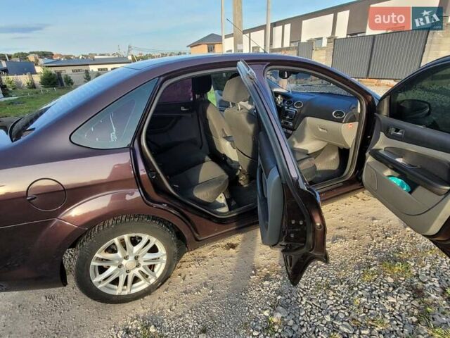 Коричневый Форд Фокус, объемом двигателя 1.6 л и пробегом 202 тыс. км за 4900 $, фото 6 на Automoto.ua