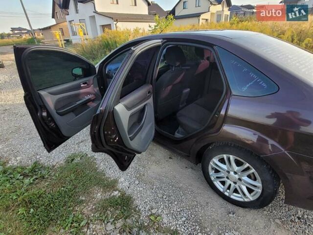 Коричневый Форд Фокус, объемом двигателя 1.6 л и пробегом 202 тыс. км за 4900 $, фото 2 на Automoto.ua