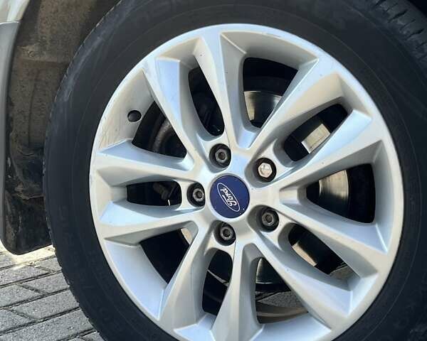 Форд Фокус 2013 в Львове на Automoto.ua Коричневый Форд Фокус, объемом двигателя 1 л и пробегом 154 тыс. км за 9500 $, фото 16 на Automoto.ua