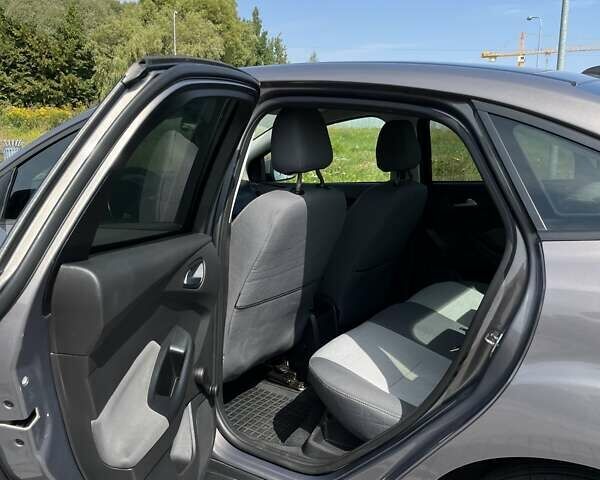 Форд Фокус 2013 в Львове на Automoto.ua Коричневый Форд Фокус, объемом двигателя 1 л и пробегом 154 тыс. км за 9500 $, фото 9 на Automoto.ua