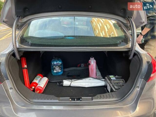 Форд Фокус 2015 у Києві на Automoto.ua Коричневий Форд Фокус, об'ємом двигуна 1 л та пробігом 183 тис. км за 7200 $, фото 12 на Automoto.ua