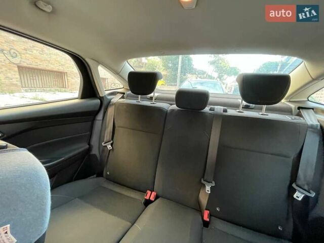 Форд Фокус 2015 у Києві на Automoto.ua Коричневий Форд Фокус, об'ємом двигуна 1 л та пробігом 183 тис. км за 7200 $, фото 13 на Automoto.ua