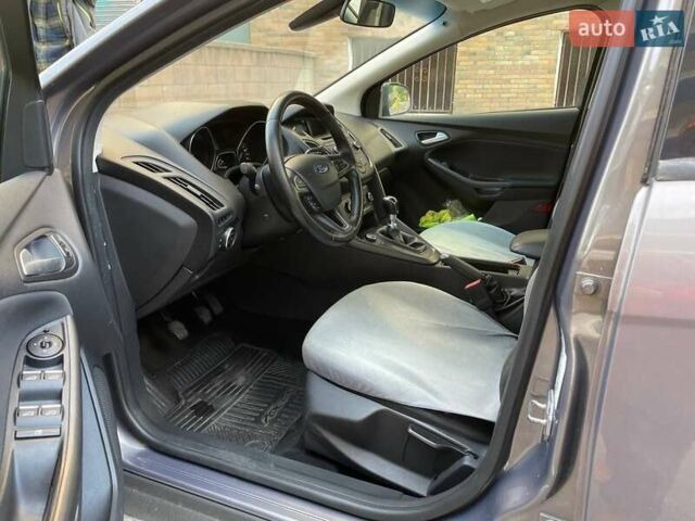 Форд Фокус 2015 у Києві на Automoto.ua Коричневий Форд Фокус, об'ємом двигуна 1 л та пробігом 183 тис. км за 7200 $, фото 2 на Automoto.ua