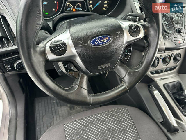 Коричневый Форд Фокус, объемом двигателя 1.56 л и пробегом 268 тыс. км за 5650 $, фото 18 на Automoto.ua