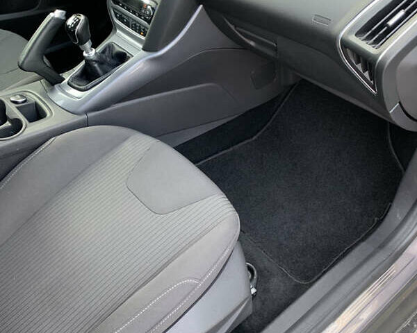 Коричневый Форд Фокус, объемом двигателя 1.6 л и пробегом 241 тыс. км за 8550 $, фото 31 на Automoto.ua