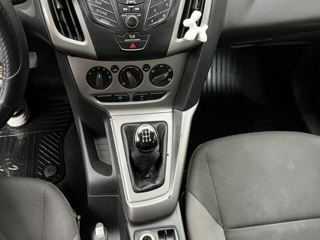 Коричневый Форд Фокус, объемом двигателя 1 л и пробегом 212 тыс. км за 6500 $, фото 6 на Automoto.ua