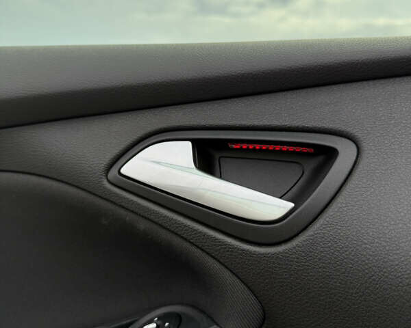 Коричневий Форд Фокус, об'ємом двигуна 1.56 л та пробігом 215 тис. км за 8700 $, фото 19 на Automoto.ua