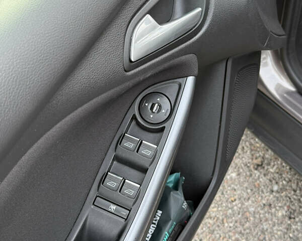 Коричневий Форд Фокус, об'ємом двигуна 1.56 л та пробігом 215 тис. км за 8700 $, фото 18 на Automoto.ua