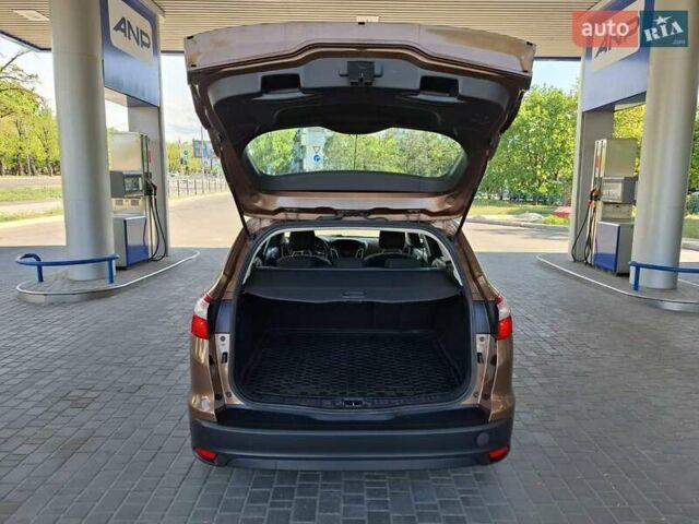 Коричневый Форд Фокус, объемом двигателя 1 л и пробегом 247 тыс. км за 6900 $, фото 33 на Automoto.ua