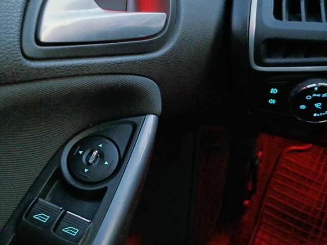 Коричневый Форд Фокус, объемом двигателя 1 л и пробегом 136 тыс. км за 7200 $, фото 22 на Automoto.ua