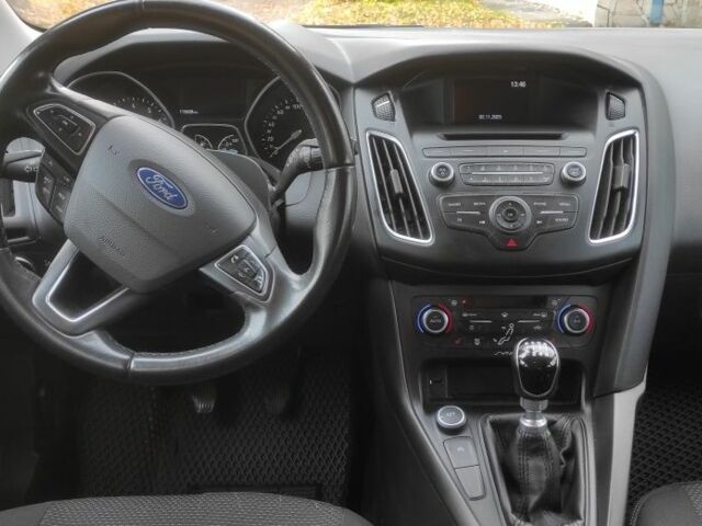 Коричневый Форд Фокус, объемом двигателя 1 л и пробегом 115 тыс. км за 8000 $, фото 5 на Automoto.ua