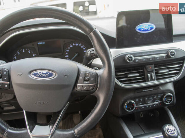 Коричневый Форд Фокус, объемом двигателя 1.5 л и пробегом 107 тыс. км за 15934 $, фото 7 на Automoto.ua