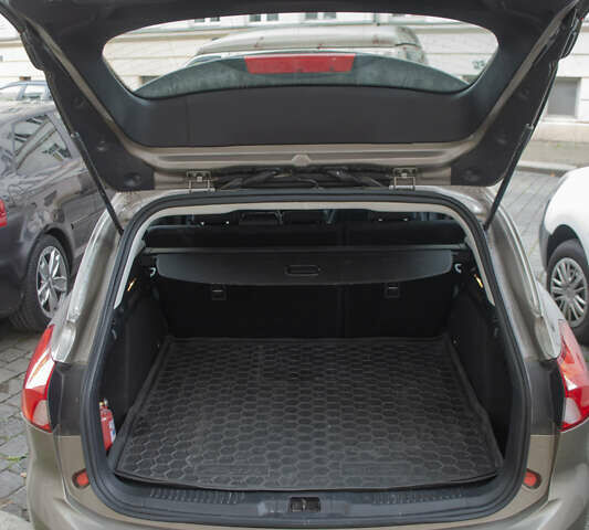 Коричневый Форд Фокус, объемом двигателя 1.5 л и пробегом 107 тыс. км за 15934 $, фото 15 на Automoto.ua