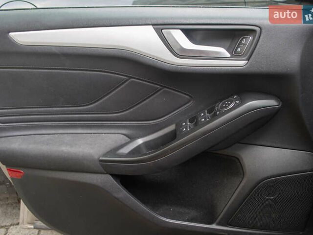 Коричневый Форд Фокус, объемом двигателя 1.5 л и пробегом 107 тыс. км за 15934 $, фото 13 на Automoto.ua