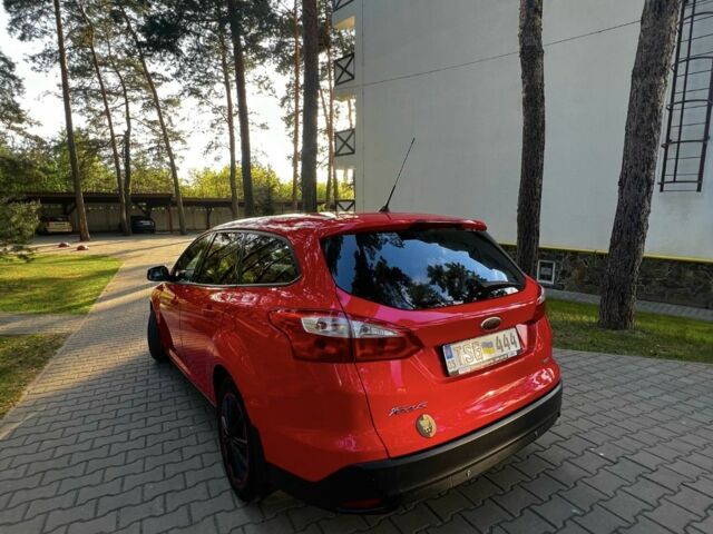 Форд Фокус 2014 у Києві на Automoto.ua Червоний Форд Фокус, об'ємом двигуна 0 л та пробігом 137 тис. км за 6400 $, фото 11 на Automoto.ua