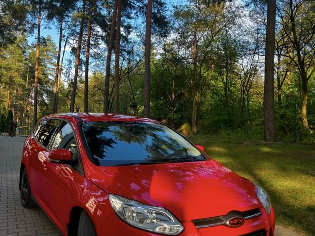 Форд Фокус 2014 у Києві на Automoto.ua Червоний Форд Фокус, об'ємом двигуна 0 л та пробігом 137 тис. км за 6400 $, фото 2 на Automoto.ua