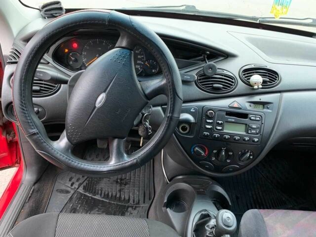 Червоний Форд Фокус, об'ємом двигуна 1.6 л та пробігом 310 тис. км за 700 $, фото 6 на Automoto.ua