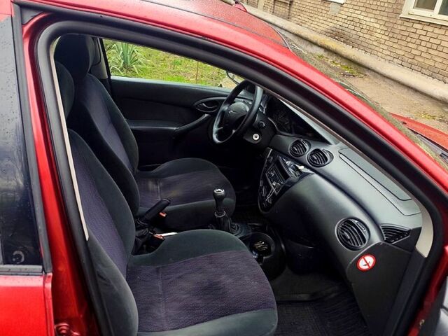 Червоний Форд Фокус, об'ємом двигуна 1.6 л та пробігом 400 тис. км за 2100 $, фото 5 на Automoto.ua