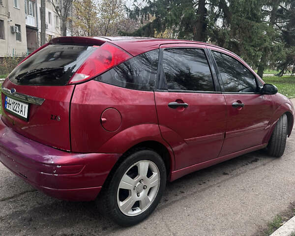 Красный Форд Фокус, объемом двигателя 2 л и пробегом 193 тыс. км за 2500 $, фото 1 на Automoto.ua