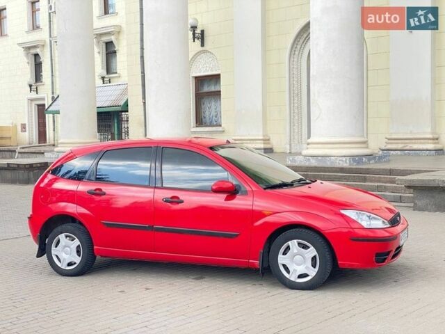 Червоний Форд Фокус, об'ємом двигуна 1.39 л та пробігом 250 тис. км за 2550 $, фото 1 на Automoto.ua