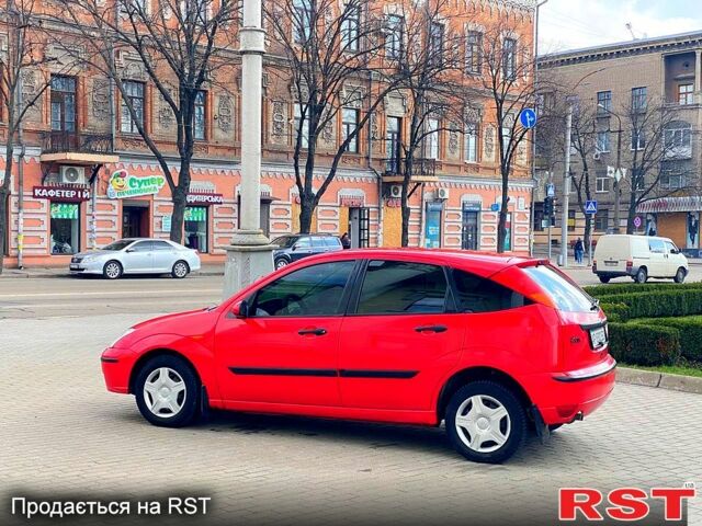 Красный Форд Фокус, объемом двигателя 1.4 л и пробегом 250 тыс. км за 2550 $, фото 6 на Automoto.ua