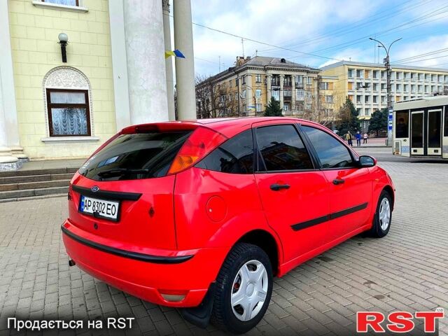 Красный Форд Фокус, объемом двигателя 1.4 л и пробегом 250 тыс. км за 2550 $, фото 4 на Automoto.ua