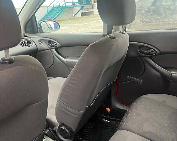 Червоний Форд Фокус, об'ємом двигуна 1.6 л та пробігом 167 тис. км за 2400 $, фото 18 на Automoto.ua