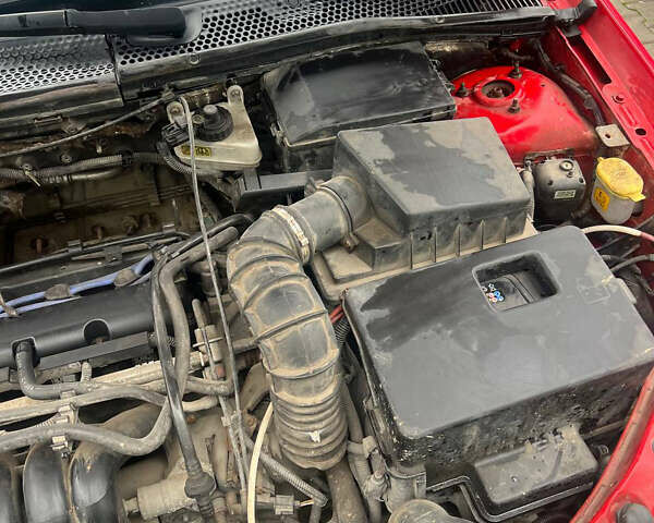 Червоний Форд Фокус, об'ємом двигуна 1.6 л та пробігом 167 тис. км за 2400 $, фото 23 на Automoto.ua