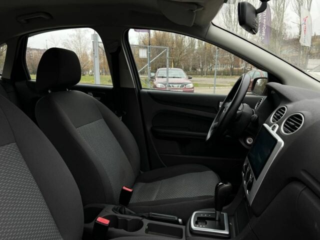 Красный Форд Фокус, объемом двигателя 1.6 л и пробегом 239 тыс. км за 4700 $, фото 12 на Automoto.ua