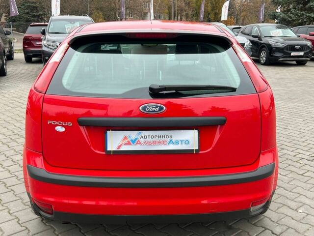 Красный Форд Фокус, объемом двигателя 1.6 л и пробегом 239 тыс. км за 4700 $, фото 5 на Automoto.ua