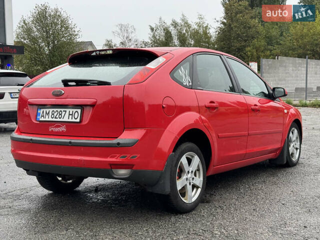 Червоний Форд Фокус, об'ємом двигуна 2 л та пробігом 328 тис. км за 3750 $, фото 4 на Automoto.ua