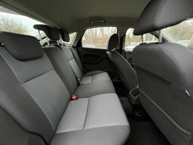 Красный Форд Фокус, объемом двигателя 1.6 л и пробегом 239 тыс. км за 4700 $, фото 18 на Automoto.ua