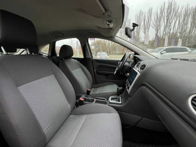 Красный Форд Фокус, объемом двигателя 1.6 л и пробегом 239 тыс. км за 4700 $, фото 15 на Automoto.ua